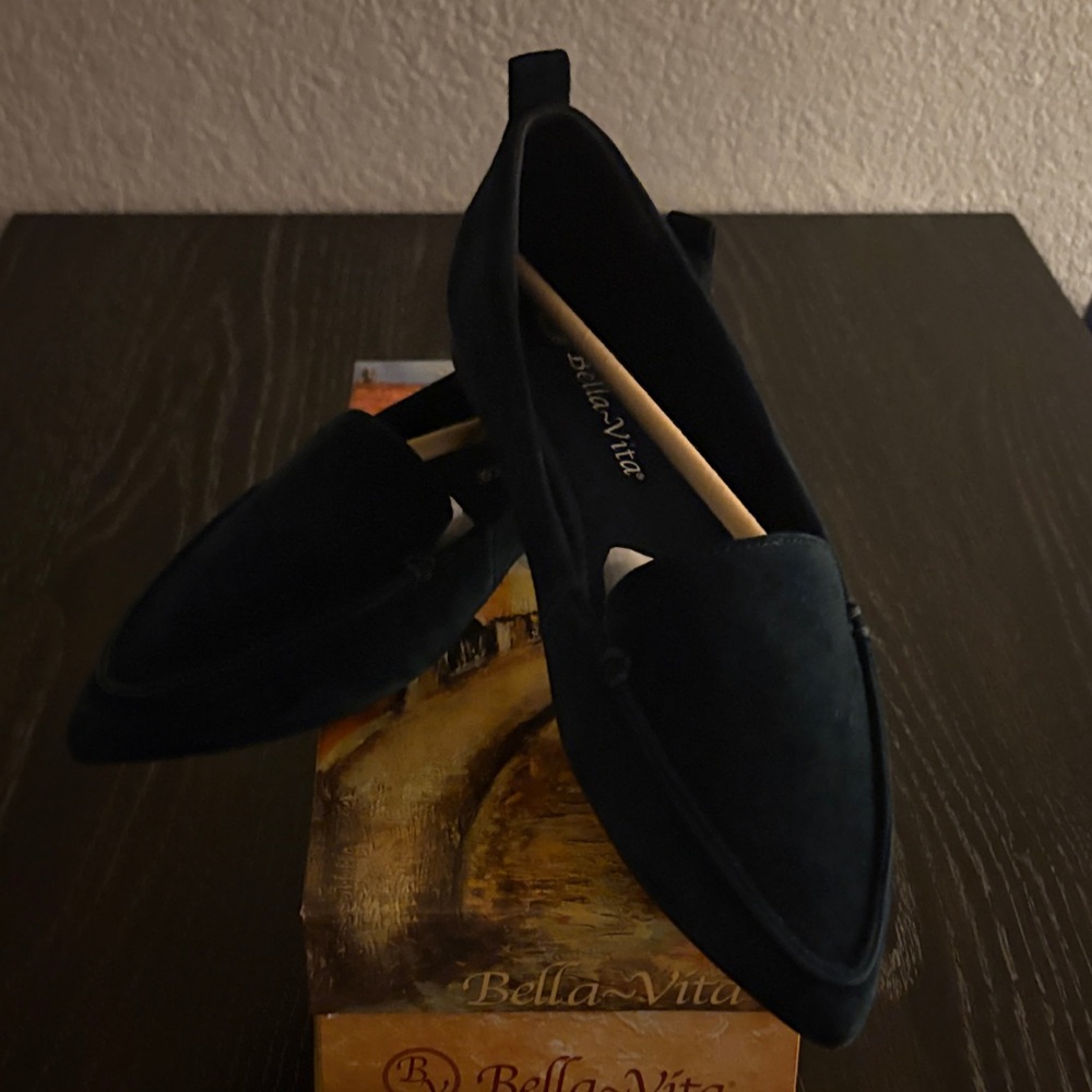 Bella Vita Women's Black Suede Loafers